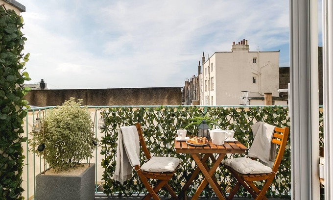 Hove Apartamento | Designer Retreat 5 Location Balcony Parking