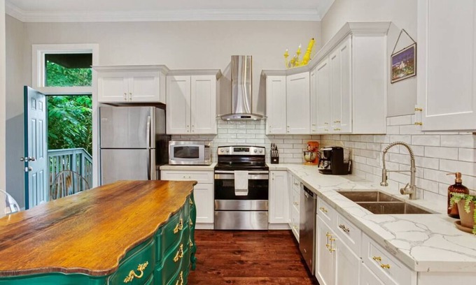 Milan Casa | Designer's Dream! 3 bed/2.5 bath
