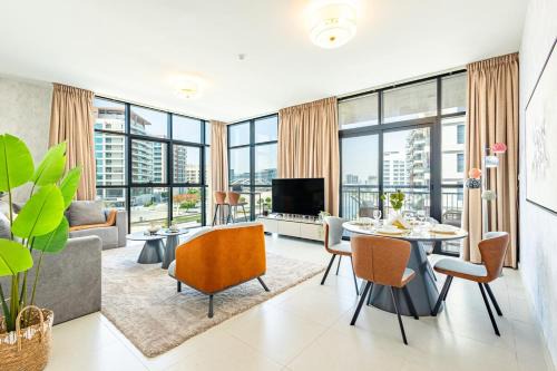 Al Raha Beach Apartamento | Designer's Finishing - Rooftop Pools - Modern Oasis - Family Heaven - Full Canal Views - Sunset Raha Views - 2 min walk from Space42 Arena