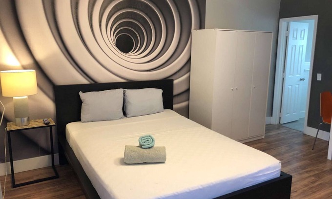 Wynwood Art District Condominio | ✨Designer Studio Flat w/Full Kitchen Free Parking