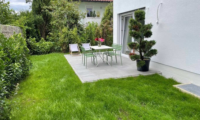 Diessen am Ammersee Casa | Designer vacation apartment/house in the house/sunny garden & terrace