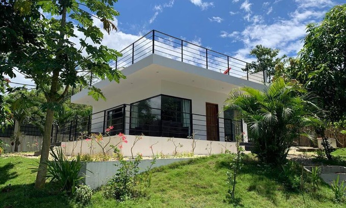 San Pedro Villa | Designer Villa in beautiful garden