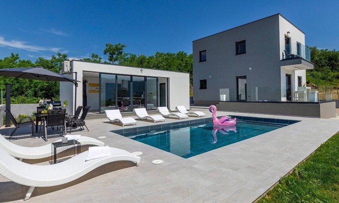 Purgarija Cepic Villa | Villa The View / Modern Villa The View in eastern Istria