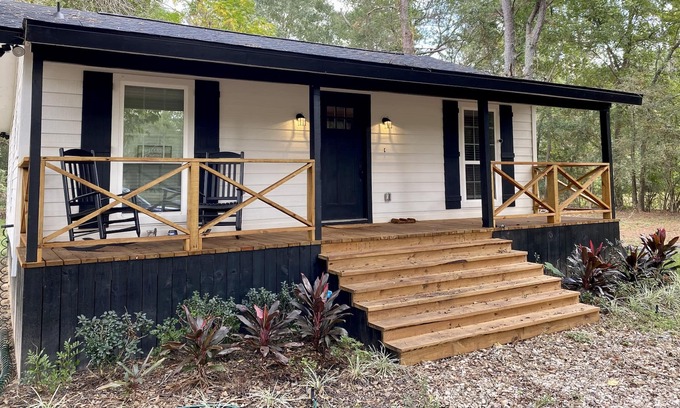Cypress Cabaña | Desirable Modern Country Cottage on Forested Lot in NW Houston