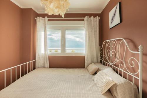 Faro de Cullera Apartamento | Despierta Frente al Mar Escapada Romántica Ideal