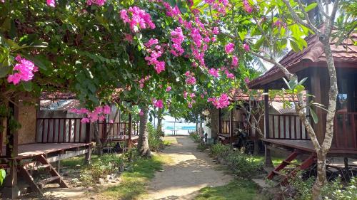 Sekotong Barat Cabina | Dessert Point Bungalow