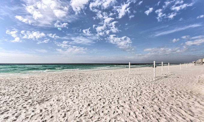 Indian Bayou Condominio | Destin Condo w/ Pool Access - Walk to Beach!