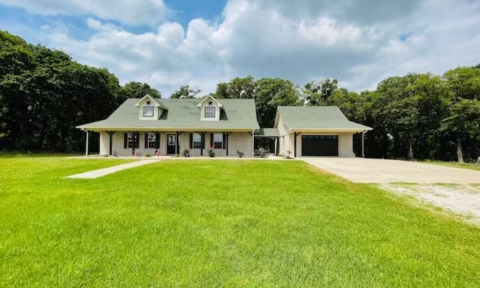 Pilot Point Casa | Destin Ranch | Vacation House | Wedding Venue