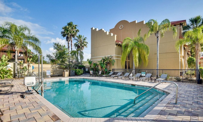 National Gardens Condominio | Destination Daytona Vacation Rental 8 Mi to Beach!