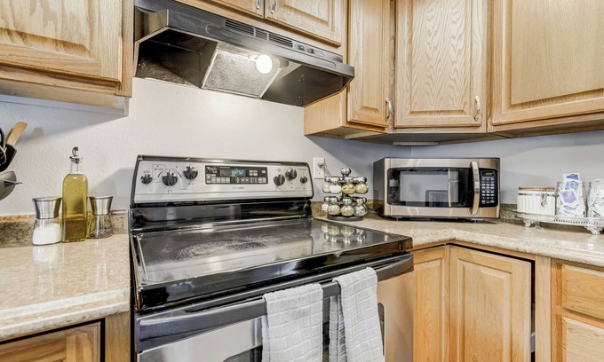 Southeast Colorado Springs Casa | Destination Dover