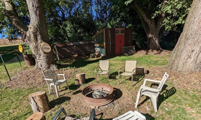 Westminster Otro | Destiny Farm, farmhouse in the country.