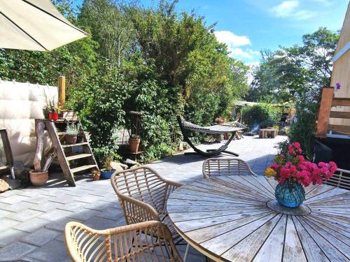Borre Apartamento | Det Gamle Garnbinderi, ved Møns bedste strand.