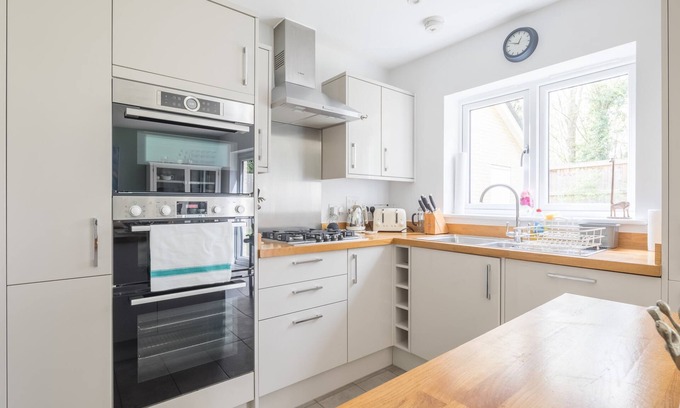 Duxford Casa | Detached 4-Bed home - Idyllic Village