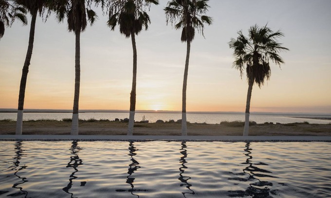La Paz Villa | Villa privada independiente de 4 dormitorios y tres baños con parque y piscina compartidos