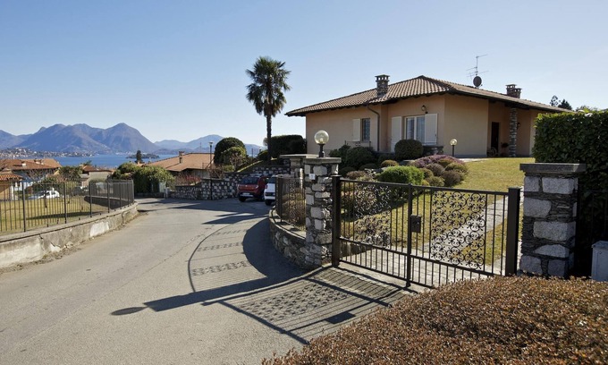 Baveno Casa | Detached 4½-room house with garden plot and beautiful lake view