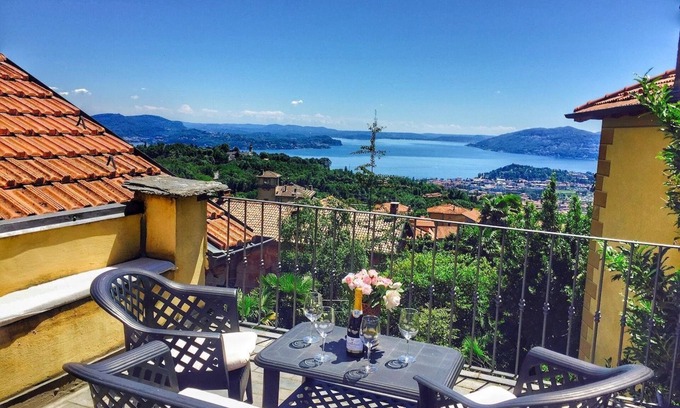 Vignone Casa | Detached 6½-room house with 2 terraces, a hillside garden, a balcony and a roof terrace