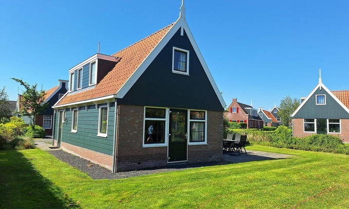 West-Graftdijk Casa | Detached bungalow with 3 bedrooms, 2 bathrooms and a sauna