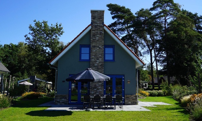 Lochem Casa | Detached bungalow on the water with 4 bedrooms