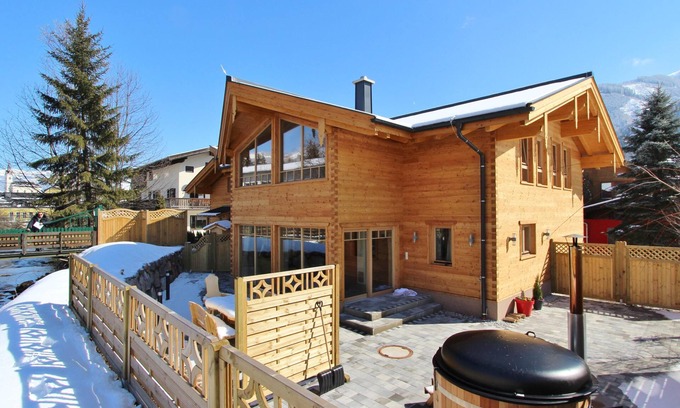Kaprun Chalet De Esquí | Detached chalet in Kaprun with sauna and hot tub