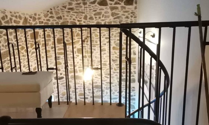 Saint-Bres Cabaña | Detached cottage in 2000m2 property