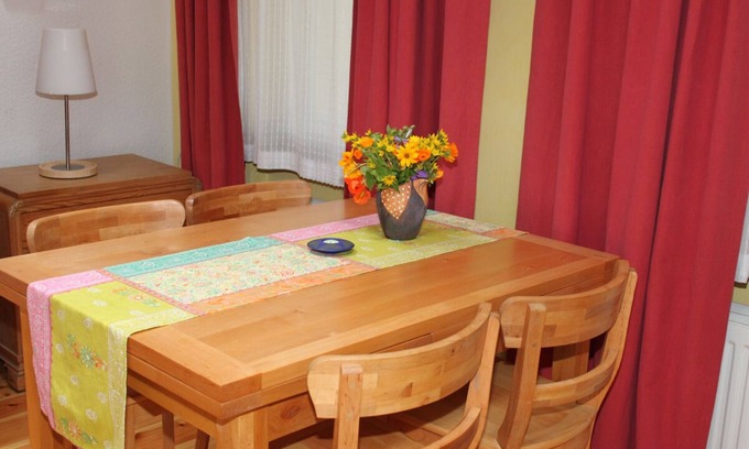 Buch Casa | Casa de vacaciones independiente en una zona tranquila con jardín.