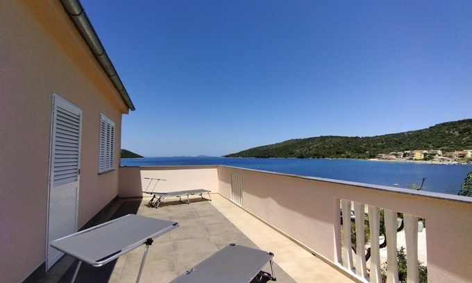 Soline Casa | Tranquila casa de vacaciones en Soline con terraza privada