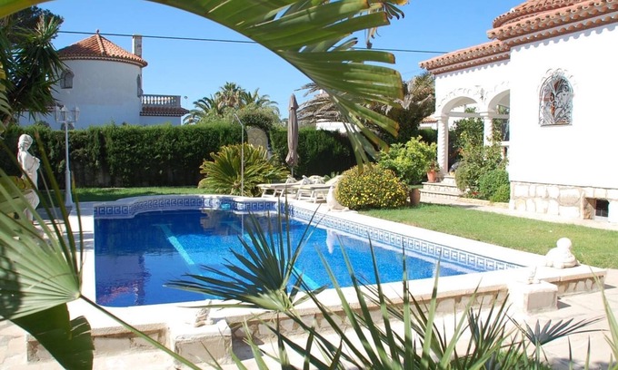 Miami Platja Villa | Casa individual con piscina privada en el centro de Miami Platja!