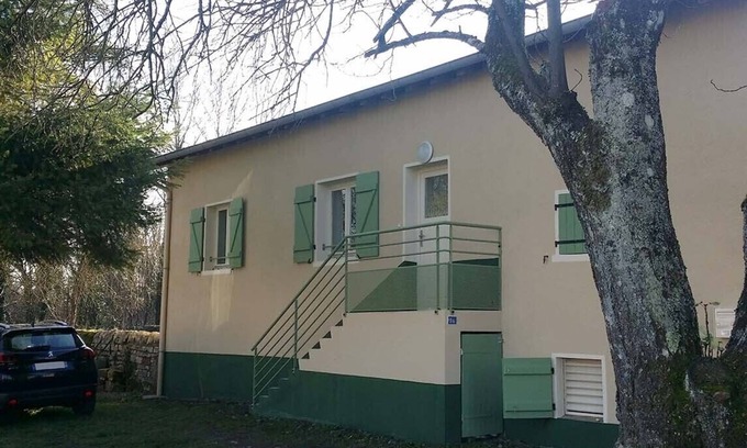 Chatel-sur-Moselle Casa | Detached house 1 bedroom, 1 bathroom, large enclosed garden and terrace