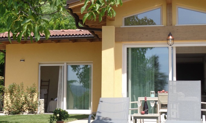 Roe Volciano Casa | Detached house and pool