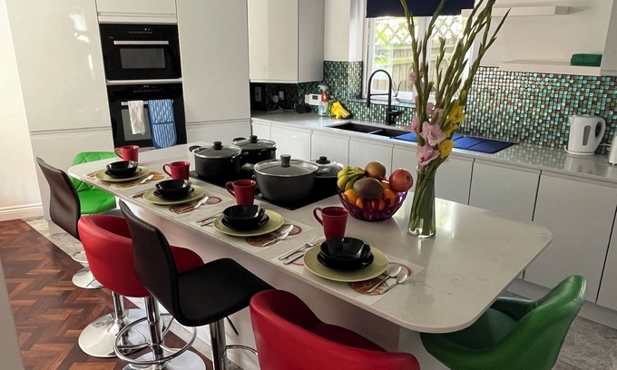 Milton Keynes Casa | Detached House great location for easy access to Milton Keynes