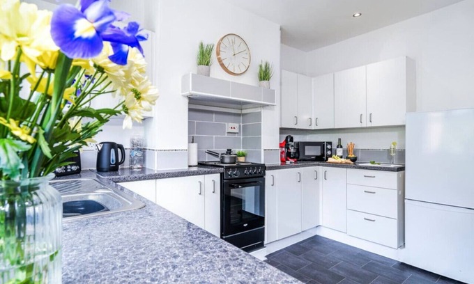 Wellingborough Casa | Detached House - Prime Location - w/Pool Table