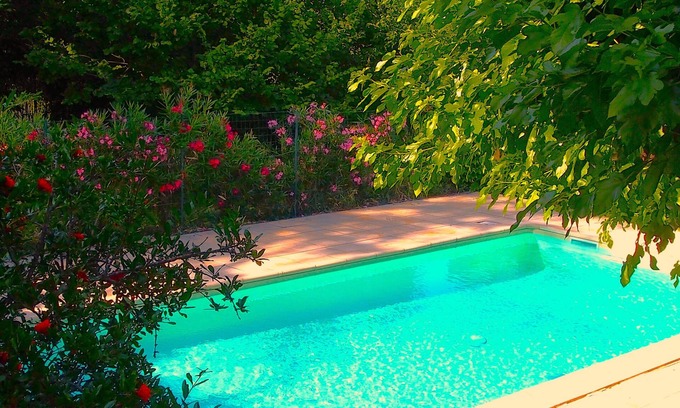 Sisteron Casa | Casa independiente con piscina privada, se admiten mascotas.