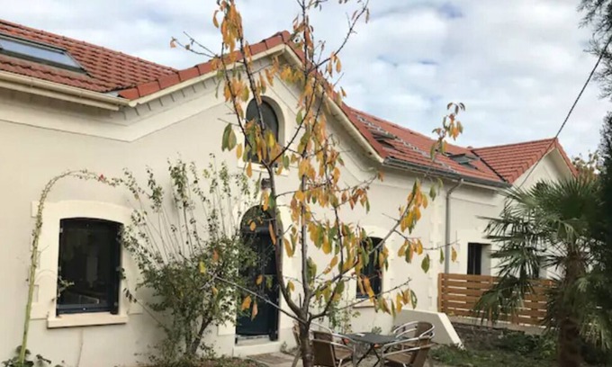 Cret de Roc Casa | DETACHED HOUSE WITH GARDEN IN THE TOWN CENTER
