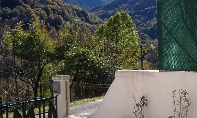 Saint-Lary Casa | Casa independiente con patio privado en el valle de Bellongue