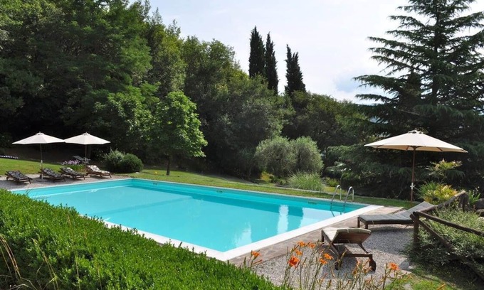 Pontassieve Casa | Casa independiente con dependencia y piscina para uso exclusivo de los huéspedes.
