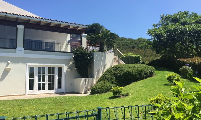 Plettenberg Bay Casa | Casa unifamiliar con vistas al mar, gran jardín, piscina + gimnasio privado