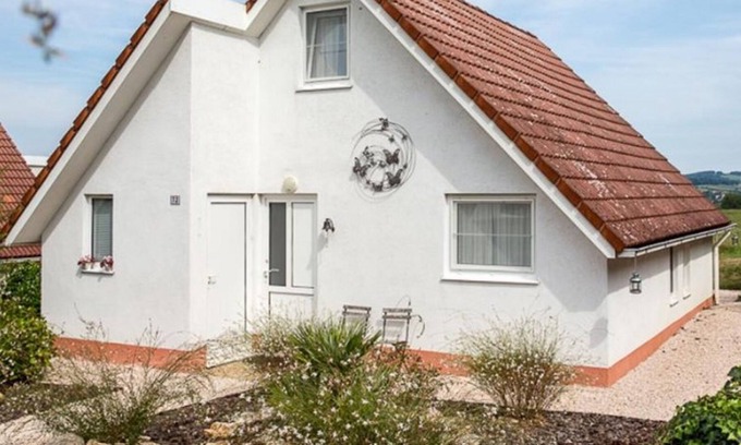 Daumazan-sur-Arize Casa | Holiday villa on estate with 2 huge pools and entertainment