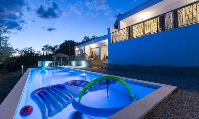 Sestanovac Villa | Villa independiente en la montaña junto al río Cetina, servicio de conserjería 24/7, tranquilo