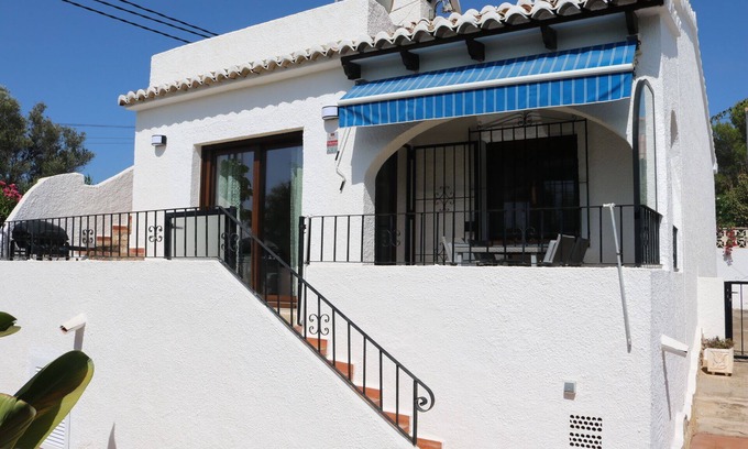 Paichi Villa | Bonita casa independiente, 1 km del pueblo, urb con piscina y tenis comunitarios