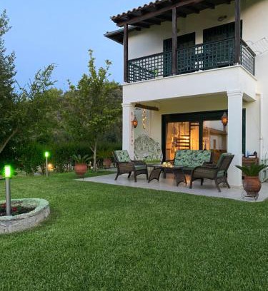 Haniotis Casa | Detached Villa with Sea View