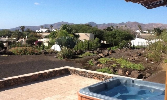 Los Mojones Villa | Villa independiente con impresionantes vistas a la montaña y al mar, gran piscina y bañera de hidromasaje hundida