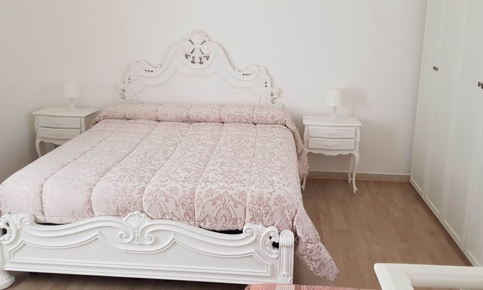 Marina di Carrara Casa | Independent White House 2 steps from the sea in a prestigious private area