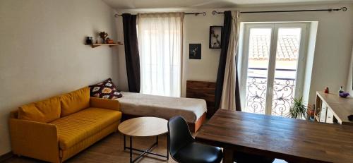 Puget-sur-Argens Apartamento | Deux pièces 40 m2 au cœur du village