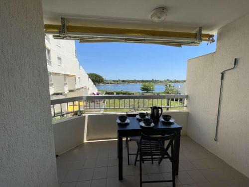 Saint-Andre-Lachamp Apartamento | Deux pièces rénové avec terrasse, parking privé à Port Camargue - FR-1-250-173