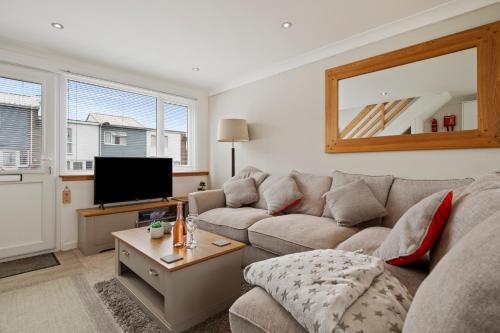 Pembroke Chalet De Esquí | Dewis Da - Short walk from beach parking