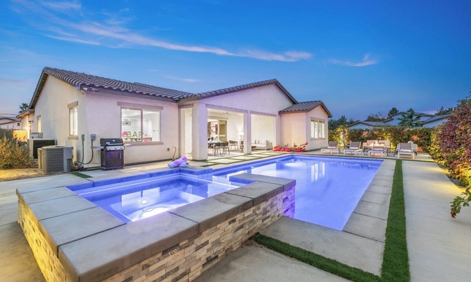 Carmela Casa | Dezert Joy by VARE | Pool+Spa, BBQ, Fire Pit, Pool Table!