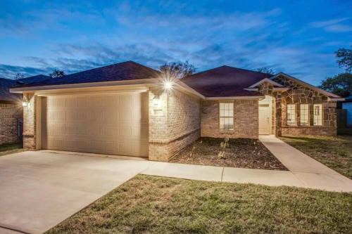 Grand Prairie Casa | DFW Mid City Gem