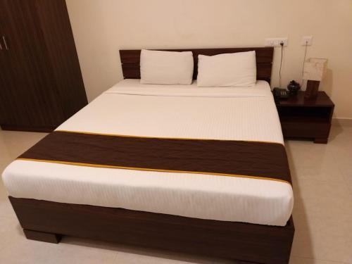 Pondicherry Casa | Dhanaram AC Rooms Near Panchavati Anjaneya Temple and Auroville