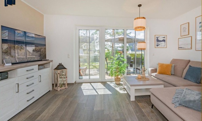 Korswandt Casa | DHH Meerseensucht - Landhausstil-ferienwohhnung für bis zu 5 Gäste, mit Whirlwanne, Sauna und Kamin