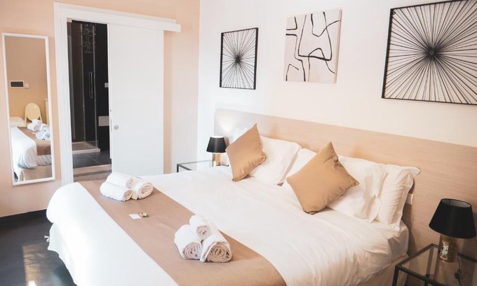 Monte di Pieta Cama Y Desayuno | DhOME B&B